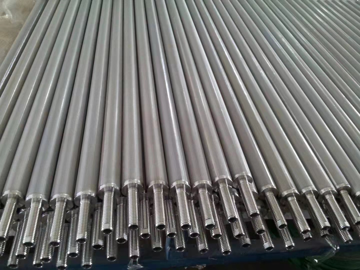 不銹鋼濾芯廠家-六層燒結網(wǎng)濾芯-新鄉(xiāng)伊卡過濾